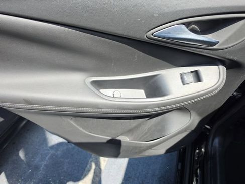 Used 2021 Buick Encore GX Preferred w/ Sport Touring Package FWD image 9