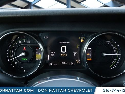 Used 2022 Jeep Wrangler Unlimited Sahara w/ Cold Weather Group AWD/4WD image 7