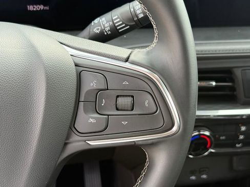 Used 2025 Buick Encore GX Preferred FWD image 15