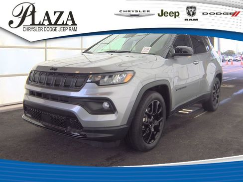 Used 2022 Jeep Compass Altitude image 1