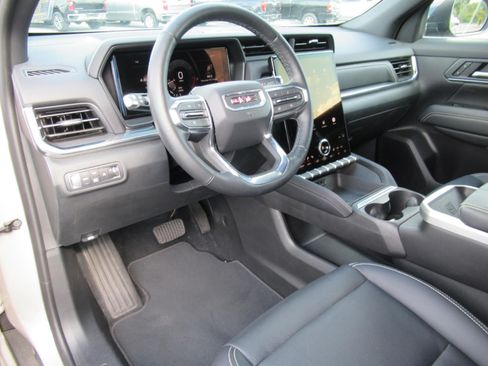 Used 2025 GMC Terrain Elevation w/ Elevation Premium Package AWD/4WD image 15