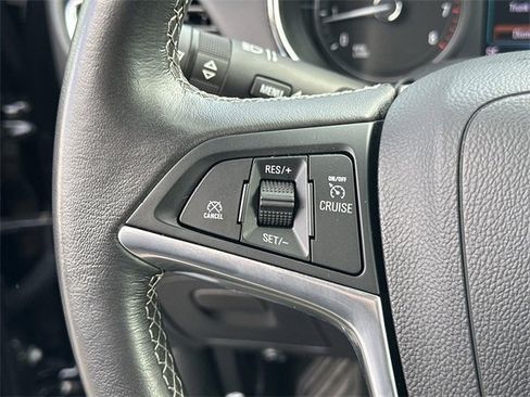 Used 2022 Buick Encore Preferred w/ Safety Package image 33