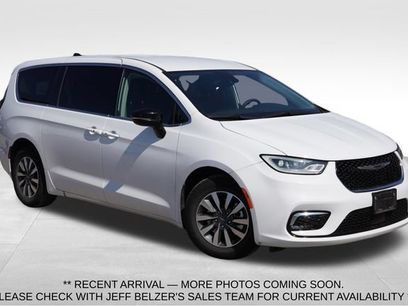 Used 2024 Chrysler Pacifica Limited