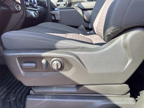 Used 2022 Chevrolet Silverado 1500 LT image 32
