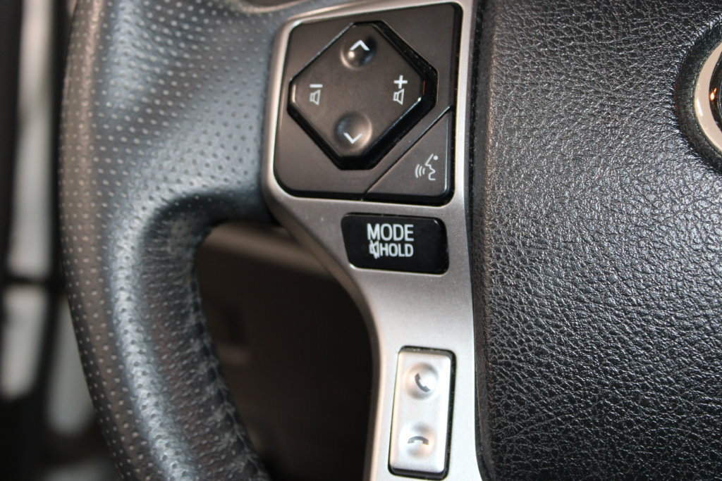 Used 2020 Toyota 4Runner Limited AWD/4WD image 18