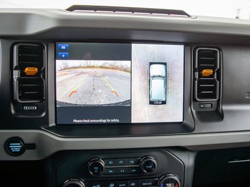 Used 2023 Ford Bronco Badlands image 25