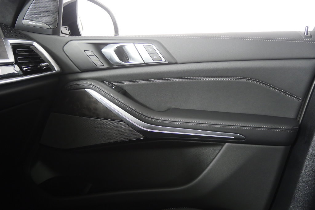 Used 2026 BMW X7 xDrive40i AWD/4WD image 29