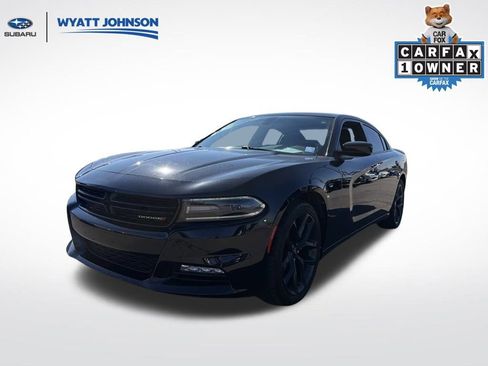 Used 2021 Dodge Charger SXT w/ Blacktop Package image 1