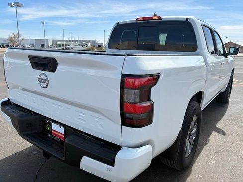 Certified 2025 Nissan Frontier SV w/ SV Convenience Package image 6