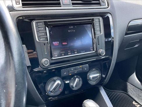 Used 2016 Volkswagen Jetta SEL image 24