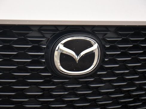 Used 2025 MAZDA MAZDA3 s image 33