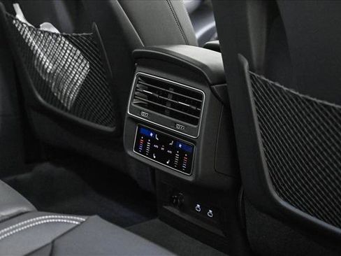 Used 2025 Audi Q8 Premium Plus w/ Premium Plus Package image 18