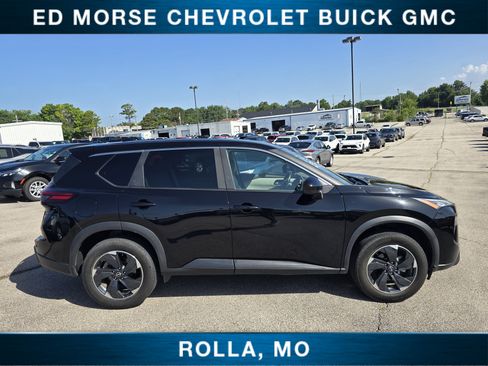 Used 2025 Nissan Rogue SV FWD image 2