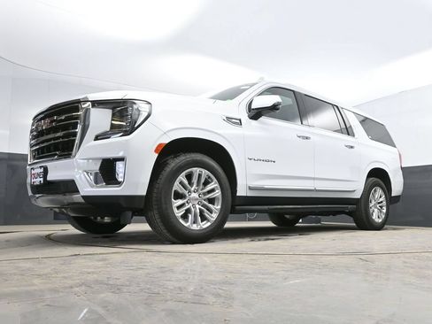 Used 2023 GMC Yukon XL SLT w/ SLT Luxury Package AWD/4WD image 41