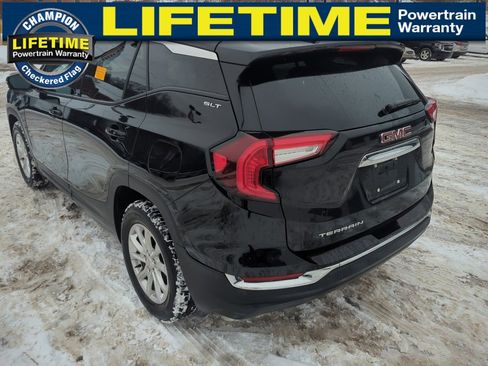 Used 2024 GMC Terrain SLT image 6