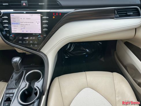 Certified 2020 Toyota Camry XLE w/ Sunroof Package FWD image 19