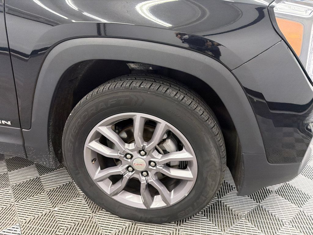 Used 2024 GMC Terrain SLT AWD/4WD image 14
