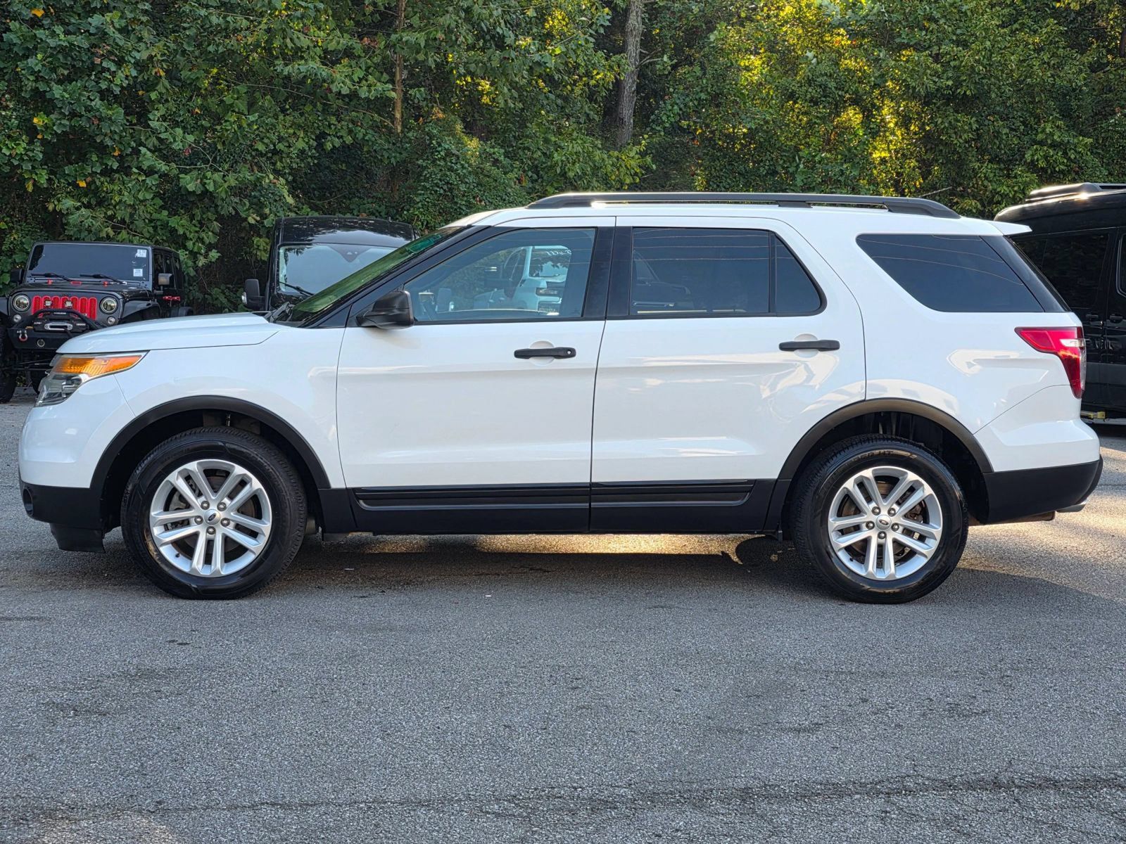 Used 2015 Ford Explorer 4WD image 4