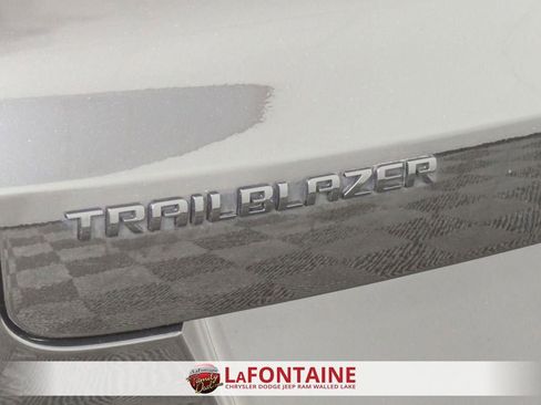 Used 2024 Chevrolet TrailBlazer RS w/ Driver Confidence Package image 10