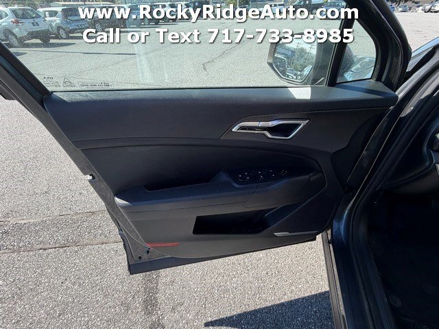 Used 2023 Kia Sportage LX AWD/4WD image 13