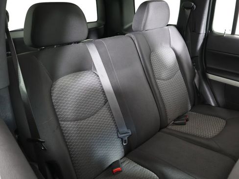 Used 2010 Chevrolet HHR LT image 20