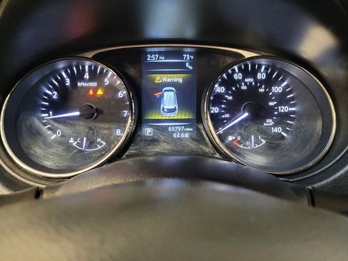 Used 2016 Nissan Rogue SV w/ SV Premium Package image 23