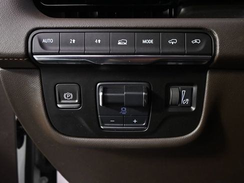 Used 2021 Cadillac Escalade Premium Luxury w/ Driver Assist Tech Package AWD/4WD image 25