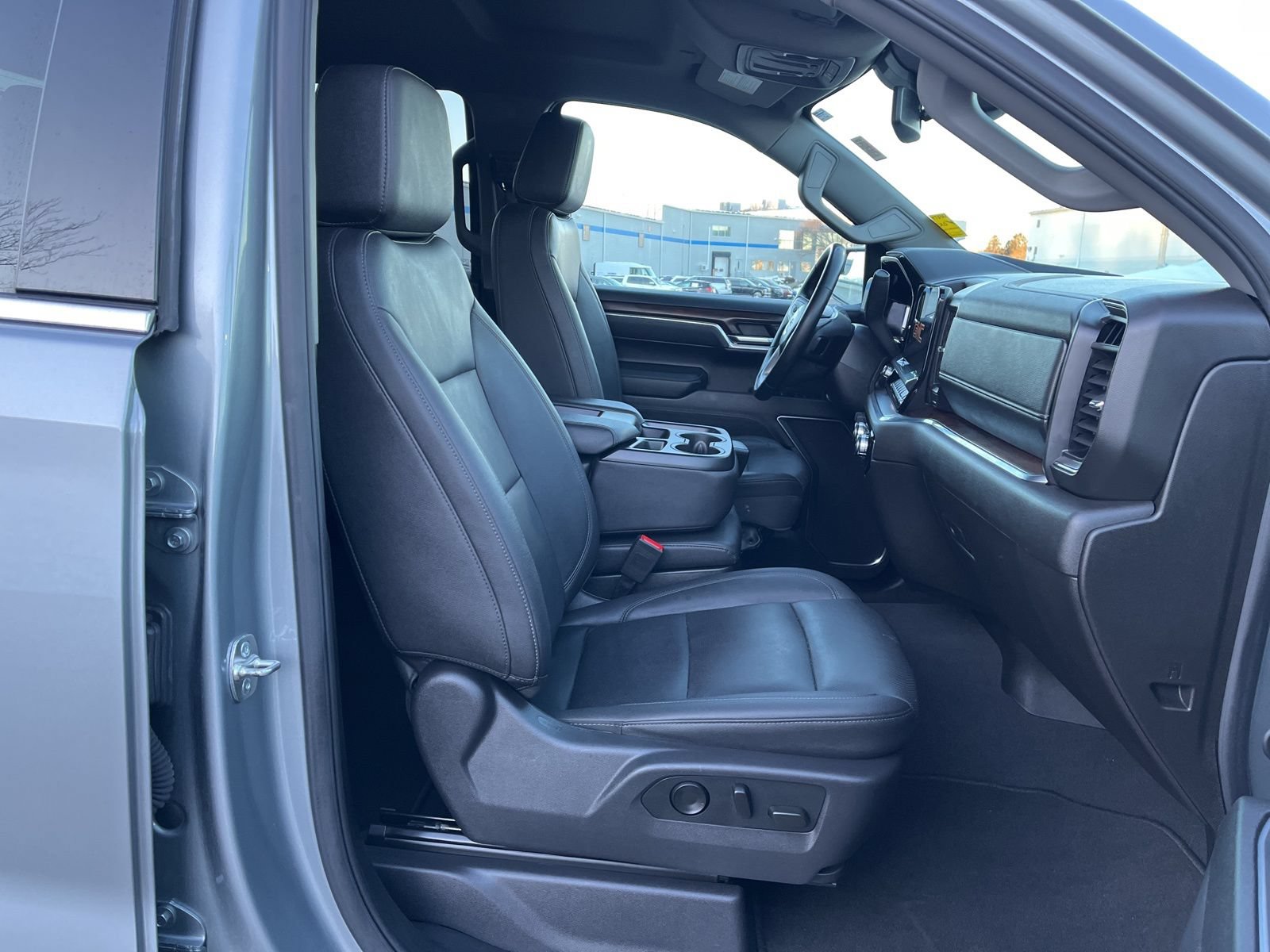 Used 2025 GMC Sierra 1500 SLT AWD/4WD image 15