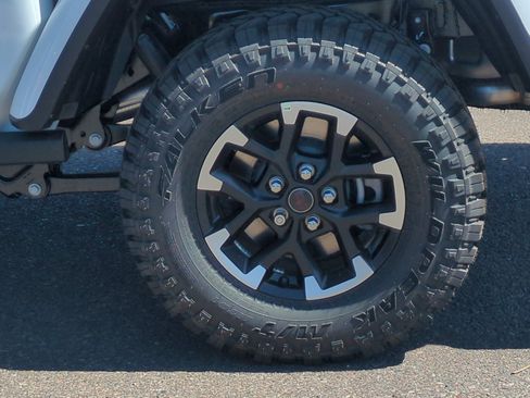 New 2026 Jeep Gladiator Rubicon w/ Capability Package AWD/4WD image 26