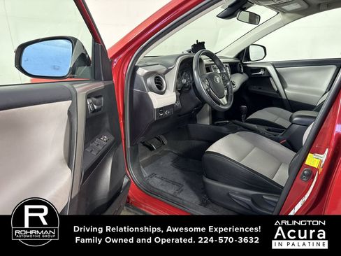 Used 2017 Toyota RAV4 XLE image 4