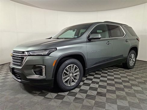 Used 2022 Chevrolet Traverse LT image 3