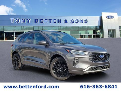 Used 2024 Ford Escape ST-Line Elite w/ Premium Technology Package AWD/4WD image 1