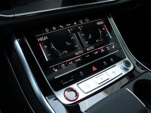 New 2026 Audi SQ8 Prestige image 17