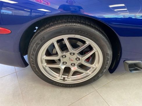 Used 2004 Chevrolet Corvette Z06 w/ Z06 Preferred Equipment Group RWD image 14
