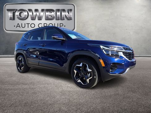 Certified 2025 Kia Seltos EX image 2