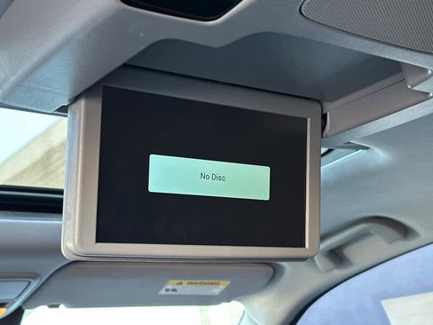 Used 2022 Honda Pilot Touring image 16