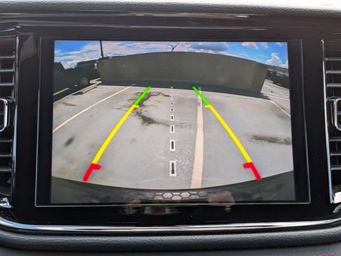 Used 2025 Dodge Durango GT RWD image 23