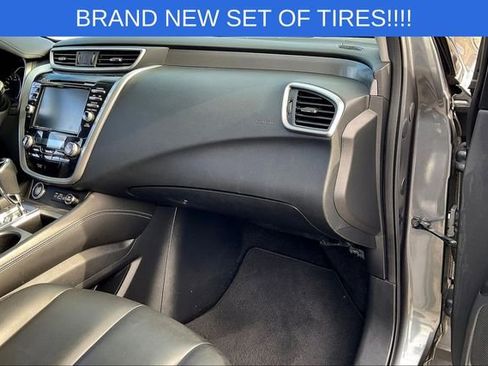 Used 2020 Nissan Murano SV w/ Premium Package image 16