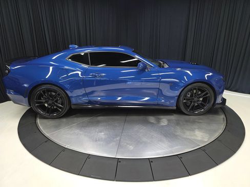 Used 2021 Chevrolet Camaro SS RWD image 13