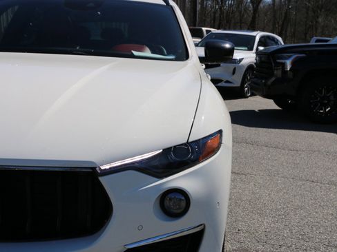Used 2022 Maserati Levante GT image 13