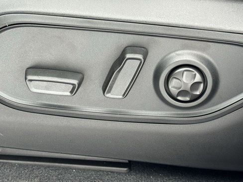 New 2025 Jeep Grand Cherokee L Limited image 12