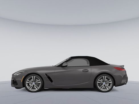 Used 2023 BMW Z4 M40i w/ Premium Package image 2