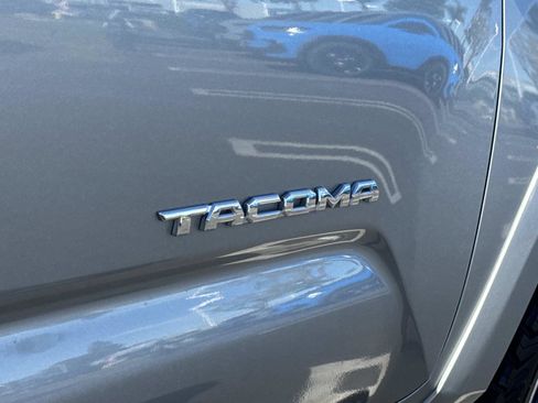 Used 2019 Toyota Tacoma TRD Sport image 27