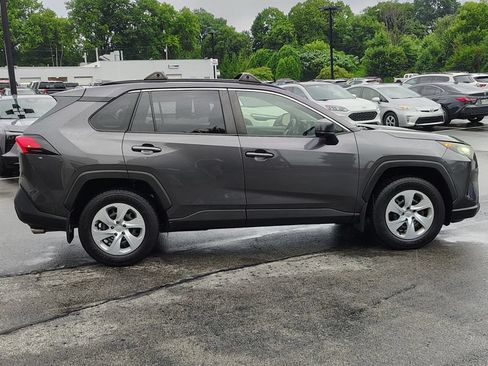 Used 2019 Toyota RAV4 LE w/ Carpet Mat Package FWD image 5