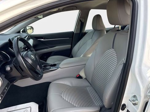 Used 2024 Toyota Camry SE image 17