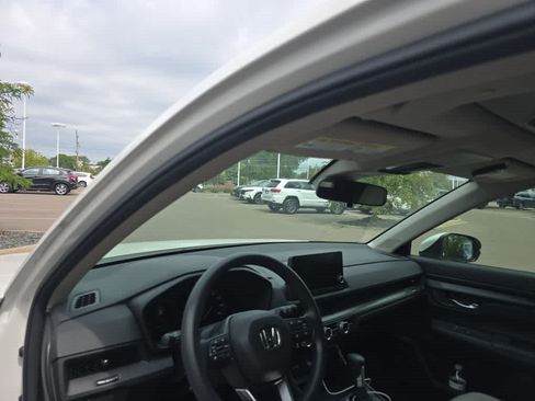 Used 2024 Honda CR-V EX image 9