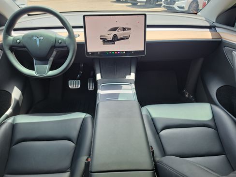 Used 2022 Tesla Model Y Performance AWD/4WD image 13