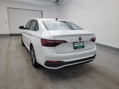 Used 2024 Volkswagen Jetta SE w/ Panoramic Sunroof Package image 6