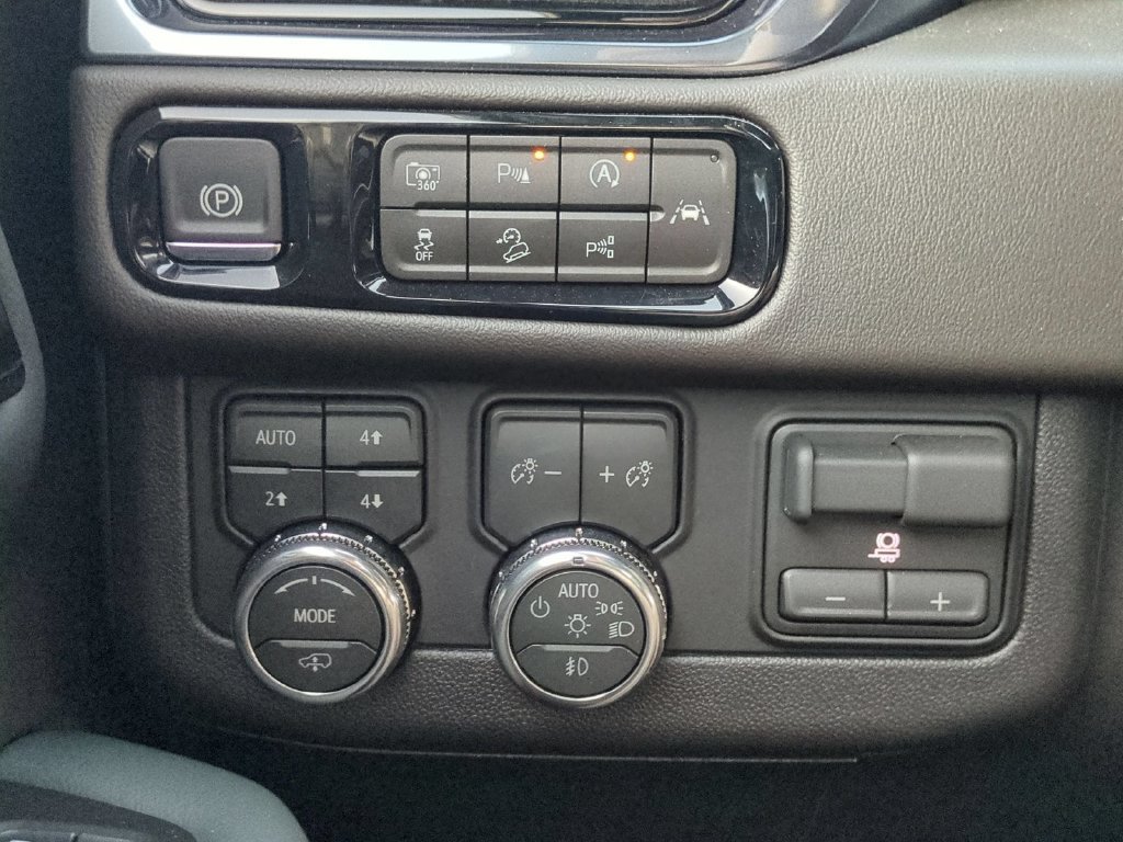 Certified 2026 GMC Yukon XL AT4 w/ AT4 Premium Plus Package AWD/4WD image 25