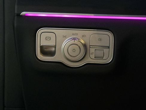 Used 2025 Mercedes-Benz GLS 450 4MATIC image 29